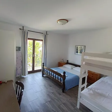 Apartamento With Terrace