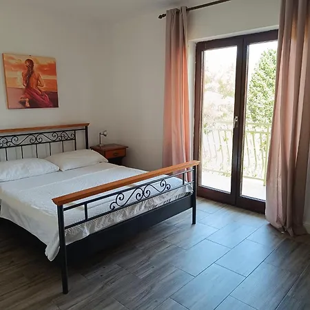 With Terrace * Трогир